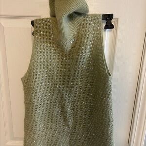 Womyn Light Green Knit Top with Sequins